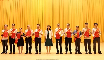 助力鄉(xiāng)村振興，踐行企業(yè)擔(dān)當(dāng)  ▏廣東霸王花集團(tuán)在“6.30”活動(dòng)儀式現(xiàn)場(chǎng)再度認(rèn)捐100萬(wàn)元